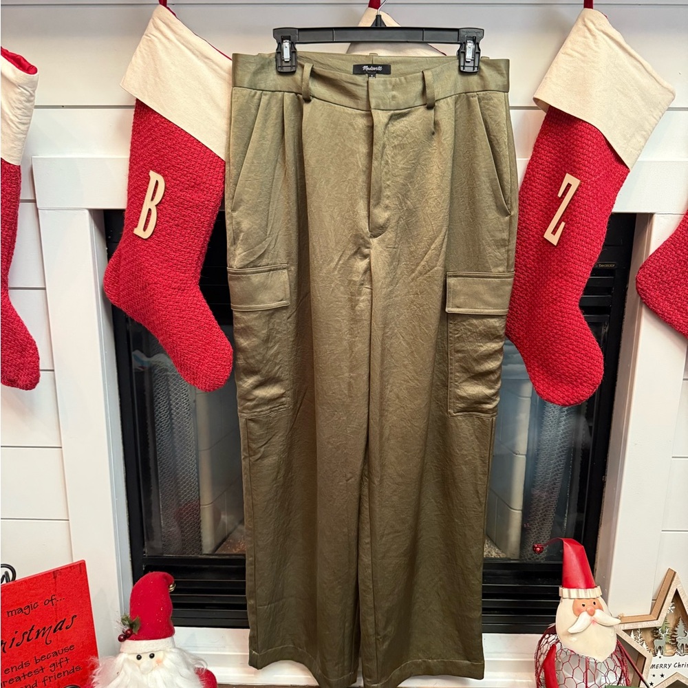 Madewell women olive Green dressy Cargo Pants size 8 great for any occasion